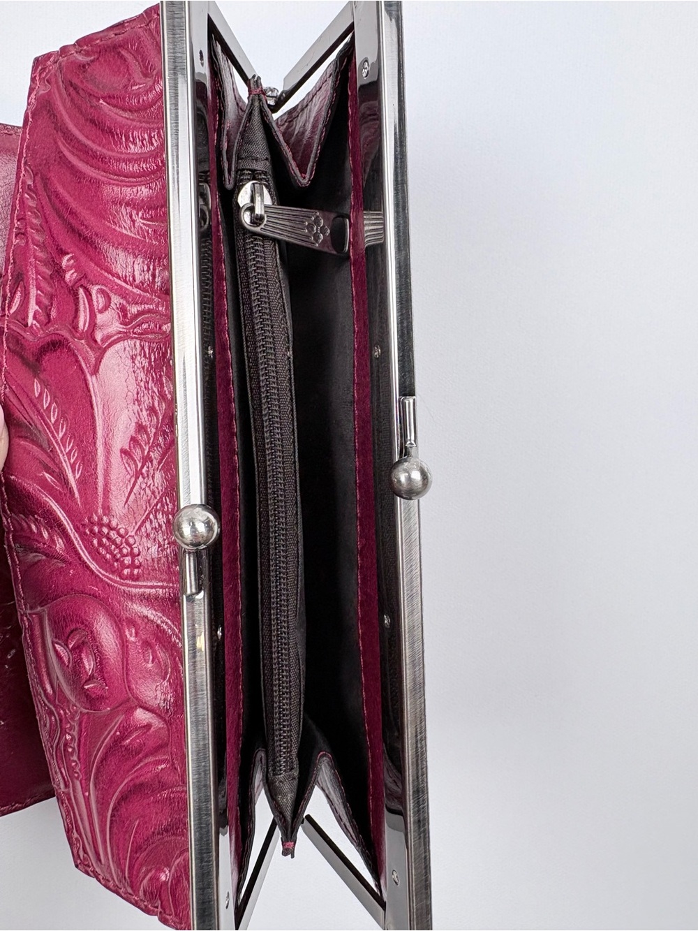 Patricia Nash Paola Leather Frame Wallet with RFID Protection Red - Picture 5 of 11